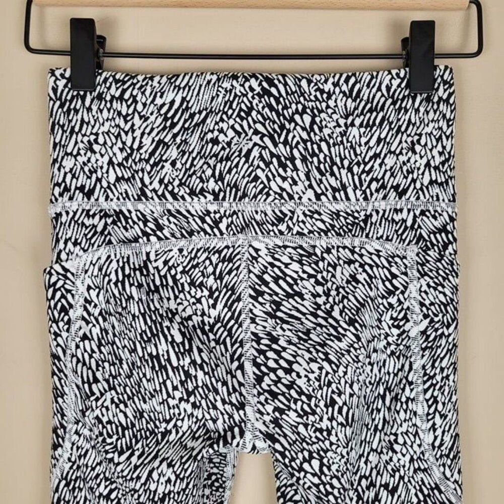 Athleta Size XS Ultimate Stash Textured 7/8 Tight Leggings Tailwind Black White - Picture 5 of 12